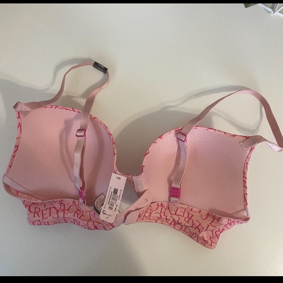 Victoria’s Secret bra - Picture 3 of 3